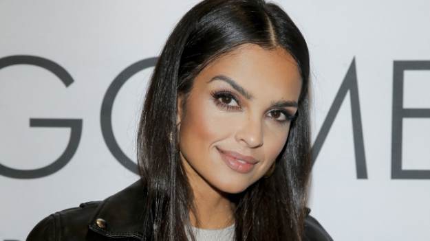 RMF Extra: Klaudia El Dursi staje tyłem do aparatu. Gwiazda eksponuje pośladki w gorącym tańcu! "Ideał" [WIDEO]