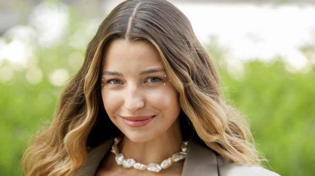 RMF Extra: Julia Wieniawa podgrzewa atmosferę! Artystka pozuje w bieliźnie. "HOT" [ZDJĘCIA]