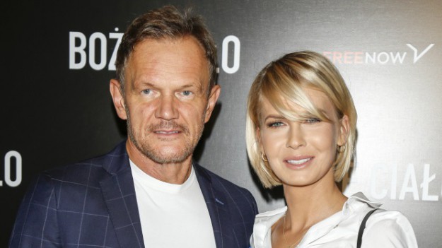 RMF Extra: Edyta Pazura w sukni ślubnej. W tej stylizacji prezentuje się zjawiskowo! "Wygląda Pani przepięknie" - piszą internauci