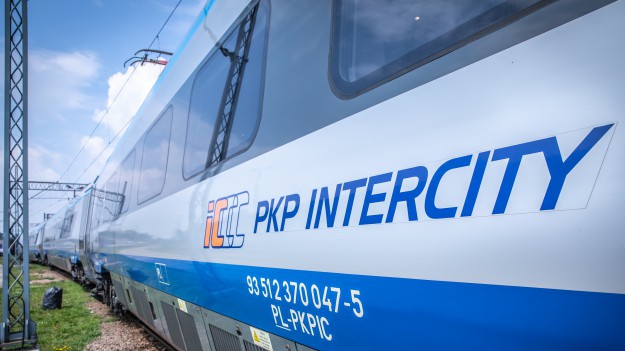 RMF Extra: Zmiana zasad podróży w PKP Intercity! Ważne informacje dla planujących wakacyjny wyjazd