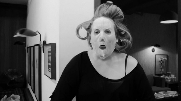 RMF Extra: Co stało się z twarzą Adele?