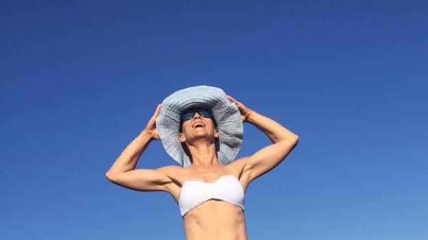 RMF Extra: Kinga Rusin zaprezentowała się w bikini! Wszystko przez Monikę Olejnik