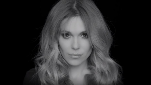 RMF Extra: Doda: "Nie mam dokąd wracać". Artystka przedstawia nową, wzruszającą balladę        