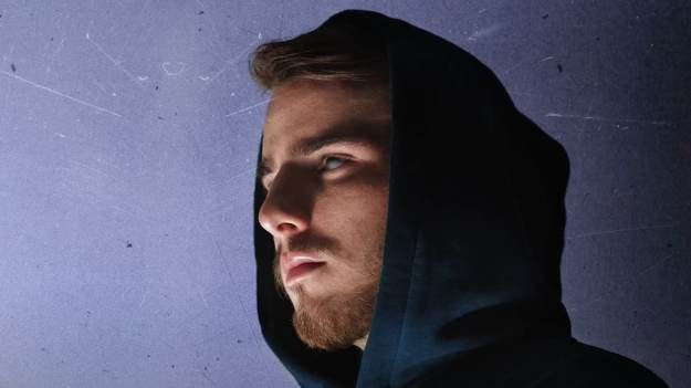 RMF Extra: Krystian Ochman przedstawia nowy singiel. Teledysk do utworu "Ona Widzi Nas" już dostępny! [WIDEO]