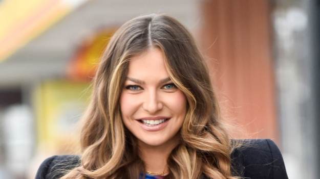 RMF Extra: Anna Lewandowska w bikini. Pokazała wyćwiczony brzuch. "Zbyt piękna" [FOTO] 