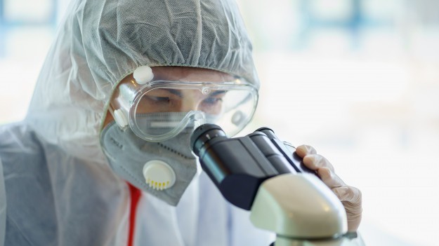 RMF Extra: Koronawirus w Polsce. Dramatyczne dane. Znów rekord zakażeń! Ponad 27 tys. nowych przypadków