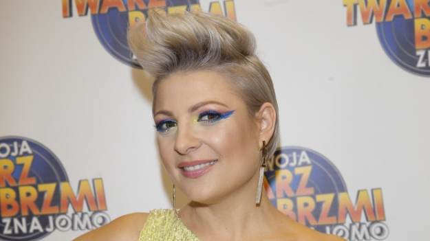 RMF Extra: Metamorfoza Magdaleny Narożnej podzieliła internautów. Tak oryginalnej fryzury nie miała już dawno! To nie koniec zmian?