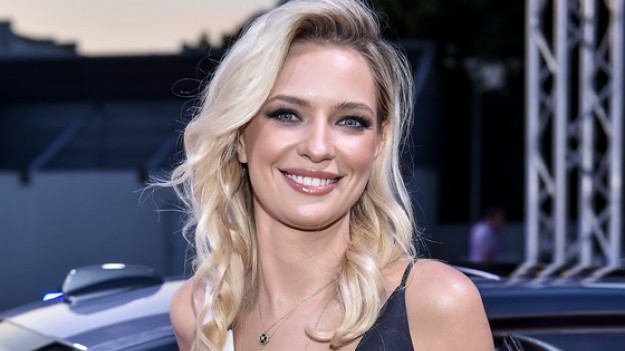 RMF Extra: Gwiazda "Na dobre i na złe" oraz "Zakochanych po uszy" zmieniła kolor włosów! Paulina Gałązka zaskoczyła metamorfozą 