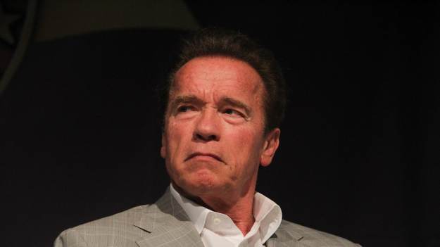 RMF Extra: Arnold Schwarzenegger miał poważny wypadek. Jego auto zatrzymało się na dwóch innych pojazdach... [ZDJĘCIA]