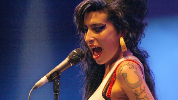 RMF Extra: Mama Amy Winehouse udzieliła poruszającego wywiadu przed 10. rocznicą śmierci córki. "Nie czuję, żeby świat znał prawdziwą Amy"