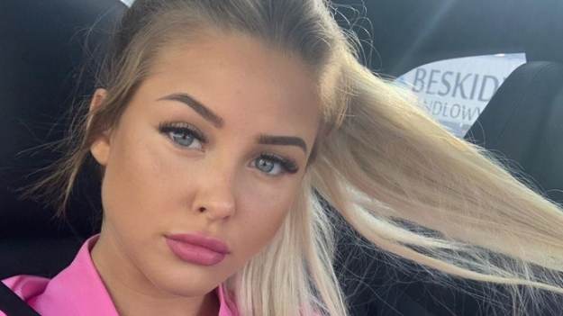 RMF Extra: Oliwia Knapek kusi na potęgę. Wiatr odsłonił pośladki gwiazdy "Love Island" [WIDEO]