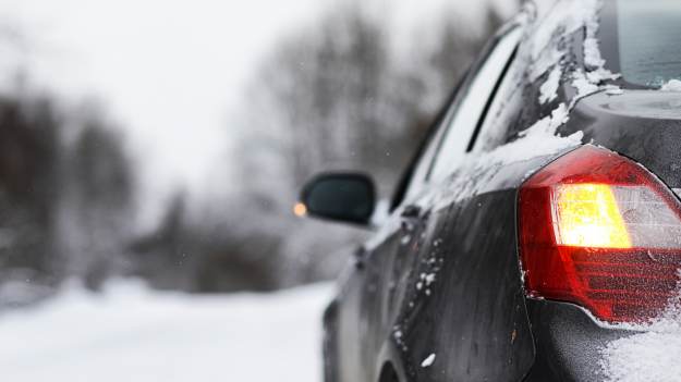 RMF Extra: Ten błąd popełnia wielu kierowców zimą. Może kosztować fortunę