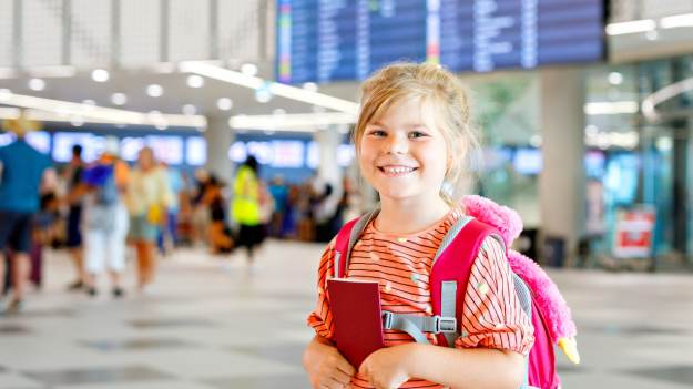 Czy musisz zabrać dziecko do urzędu po paszport?..