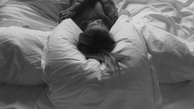 RMF Extra: Maja Sablewska nago w Paryżu. Stylistka na odważnych zdjęciach z urlopu