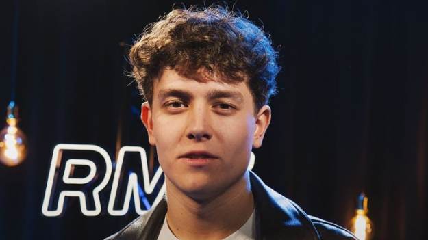 RMF Extra: Młody, zdolny i z hitami na koncie! Oskar Cyms zagra ekskluzywny koncert dla słuchaczy RMF FM