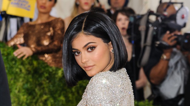 RMF Extra: Kylie Jenner w zjawiskowej sesji zdjęciowej! 23-latka zapozowała niemal całkowicie nago! [FOTO]