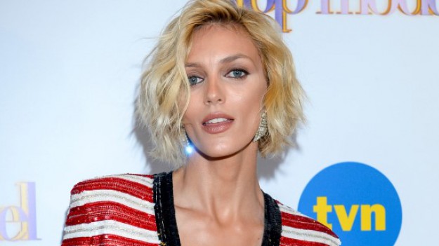 RMF Extra: Anja Rubik topless. Do sieci trafił odważny kadr 