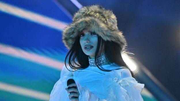 RMF Extra: Viki Gabor na "Sylwestrze z Dwójką" zaliczyła wpadkę. Teraz zabrała głos 