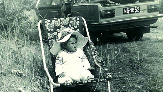 RMF Extra: Znana dziennikarka pokazała zdjęcie z dzieciństwa! Poznajecie?