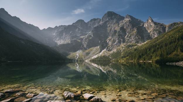 RMF Extra: Tajemnicze namioty w okolicy Morskiego Oka. Leśniczy apeluje: "Nie podchodźcie do nich" [WIDEO]
