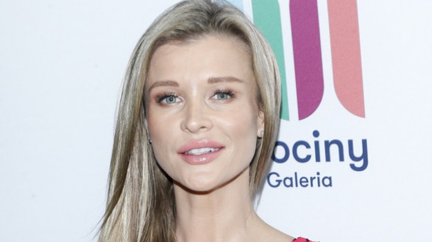 RMF Extra: Joanna Krupa po raz kolejny pokazała ciążowe krągłości. Modelka wrzuciła do sieci krótki filmik z siłowni