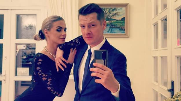 RMF Extra: Marlena Muranowicz w stroju kąpielowym odsłaniającym dekolt. Tak żona Marcina Mroczka wspomina wakacyjny wyjazd. "Bogini" [ZDJĘCIA]