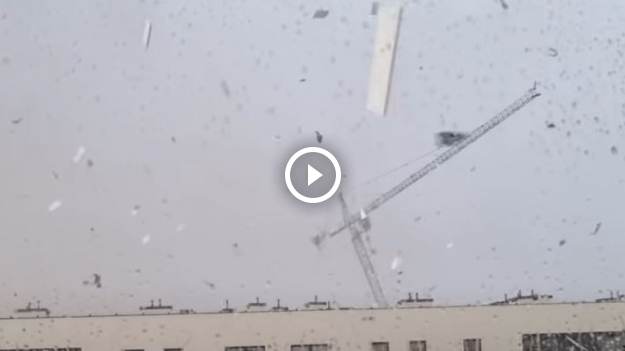 RMF Extra: Wichura przewróciła dźwig w Krakowie. Dwie osoby zginęły [WIDEO]