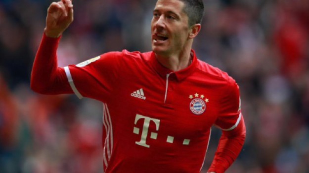 RMF Extra: Robert Lewandowski bohaterem futbolowej przeróbki "Despacito"