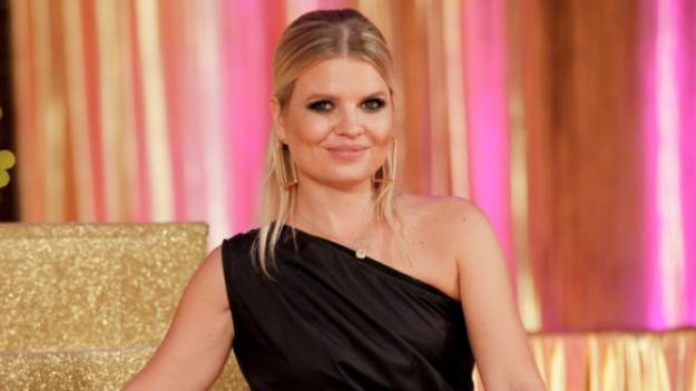 RMF Extra: Marta Manowska wskoczyła na motocykl i rozpięła strój. Prowadząca "Rolnik szuka żony" zdradziła, jak spędza wakacje! [ZDJĘCIA]