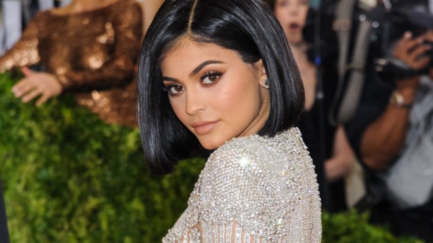 RMF Extra: Kylie Jenner nago. Internauci krytykują celebrytkę. Pokazała za dużo?