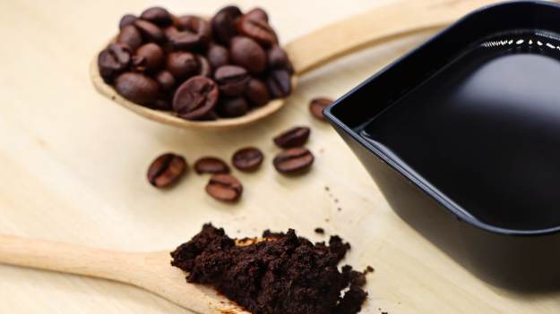 RMF Extra: Nie wyrzucaj fusów po kawie! Ten prosty trik z kuchni zaskoczy cię zimą