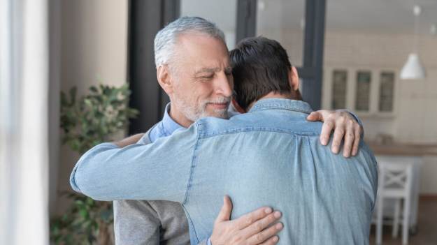 RMF Extra: Darowizna czy testament? Sprawdź, co bardziej się opłaca przy przekazywaniu majątku dzieciom