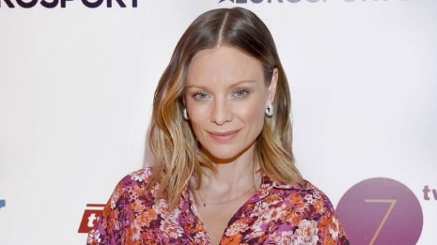 RMF Extra: Magdalena Boczarska nago. Zasłania się jedynie rękoma. "Naturalnie piękna" [ZDJĘCIE]