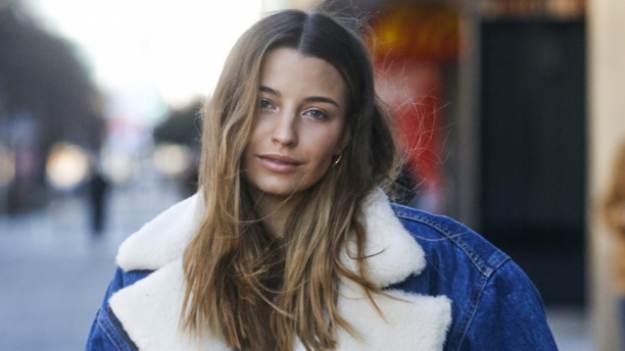 RMF Extra: Julia Wieniawa prezentuje zgrabne ciało, pozując w sportowym stroju. "Super figura" [ZDJĘCIA]