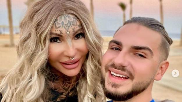 RMF Extra: Adrianna z "Królowych życia" wyszła za 30 lat młodszego ukochanego? Pokazali ślubne zdjęcia! [FOTO]