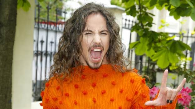 RMF Extra: Michał Szpak w krótkich włosach. Pokazał zdjęcie! Fani przecierają oczy [FOTO]