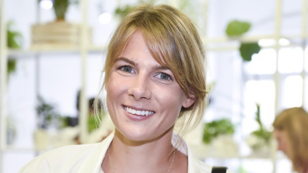 RMF Extra: Marta Wierzbicka bez makijażu pozdrawia z łóżka. Nie jest sama!