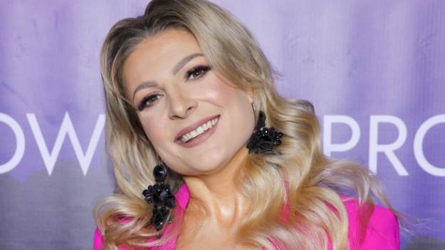 RMF Extra: Magdalena Narożna odsłania szczupłe ciało, pozując w sportowym stroju. "Za bardzo pani schudła" - komentują internauci 