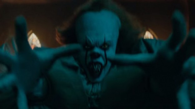 RMF Extra: Klaun Pennywise przeraża jeszcze bardziej w nowym zwiastunie horroru "To"
