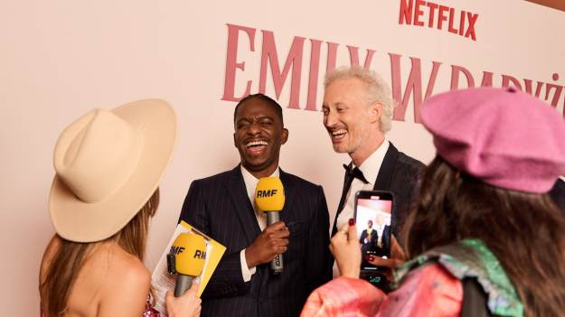 RMF Extra: Wielkie świętowanie gwiazd z „Emily w Paryżu” w Krakowie. Mamy zdjęcia!  