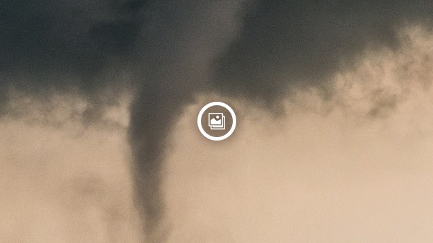 RMF Extra: Zerwane dachy, zalane domy, mnóstwo zniszczeń. Trąba powietrzna nawiedziła Józefów! [ZDJĘCIA]