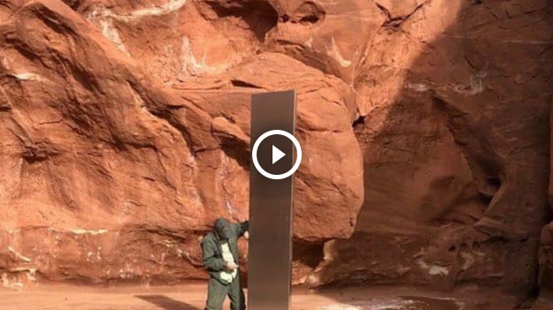 RMF Extra: Niezwykłe znalezisko w USA. Tajemniczy monolit odnaleziony na pustyni Utah