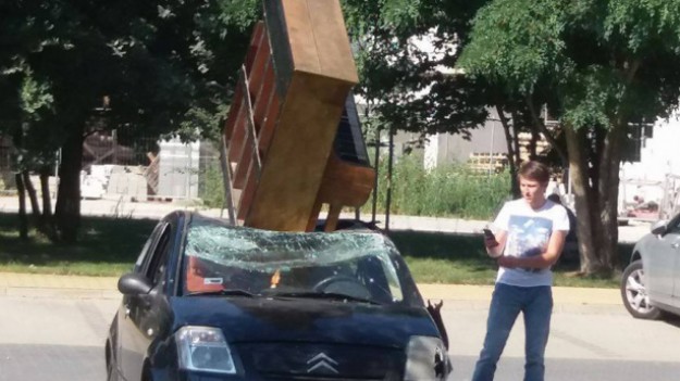 RMF Extra: Uwaga na spadające z nieba pianina we Wrocławiu!