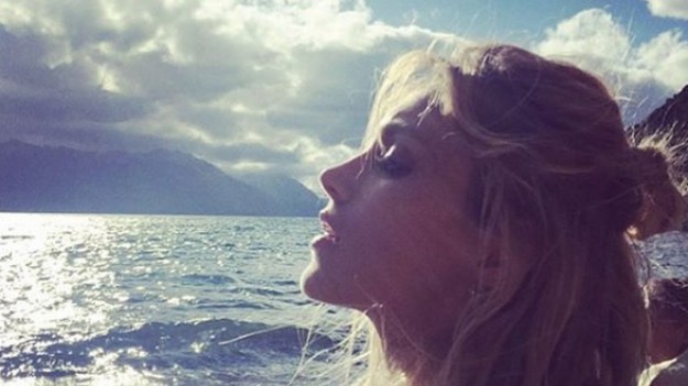 RMF Extra: Anja Rubik: Półnaga na śniegu! 