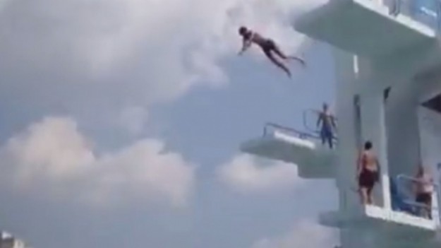 RMF Extra: Tak się kończą skoki do wody!