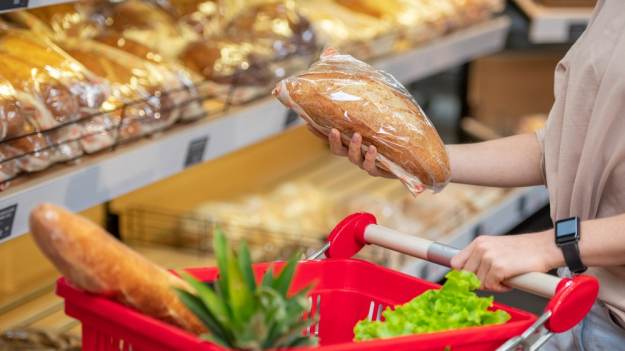 RMF Extra: Naukowcy już wiedzą, czemu tyjesz, jedząc chleb. To wcale nie kwestia kalorii!