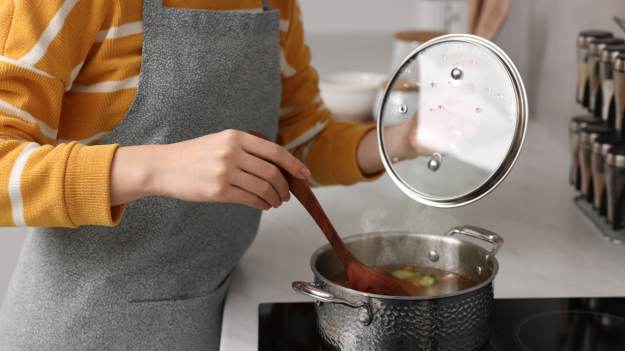 RMF Extra: W PRL-u jedli ją wszyscy. Kultowa zupa coraz częściej wraca na polskie stoły!