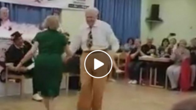 RMF Extra: Wesołe jest życie staruszka! Ten film zobaczyło 54 miliony internautów! 