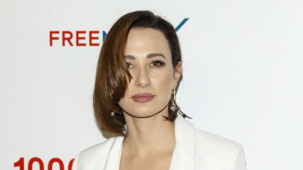 RMF Extra: Aleksandra Popławska zniewala urodą. "Cud natury" Gorące kadry znad jeziora trafiły do sieci! 