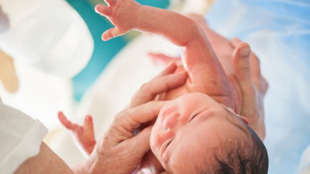 RMF Extra: Bliźniaki o różnych kolorach skóry urodziły się w Warszawie. Lekarze: "To bardzo rzadki przypadek"